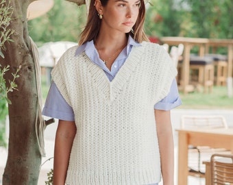 V-neck vest knitting pattern for women | chunky sweater knit design | Easy knit vest pattern