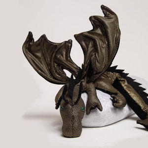 Shoulder dragon, black gold shimmery with spiky crest, special edition, limited, dragon