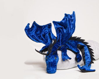 Shoulder dragon, royal blue with spiky crest, Dragon