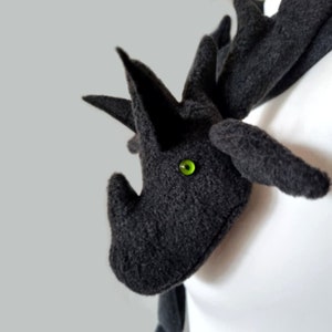 Dragon scarf, anthrazit, fleece, handmade by TROLLART