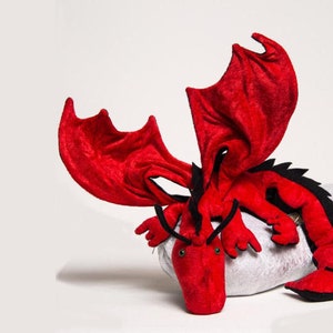 Shoulder dragon, dark red with spiky crest, dragon