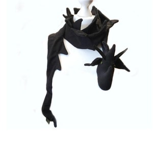 Dragon scarf, black fleece, handmade by TROLLART