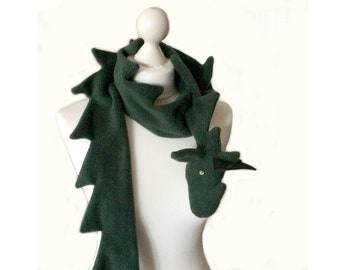 Dragon scarf, green fleece