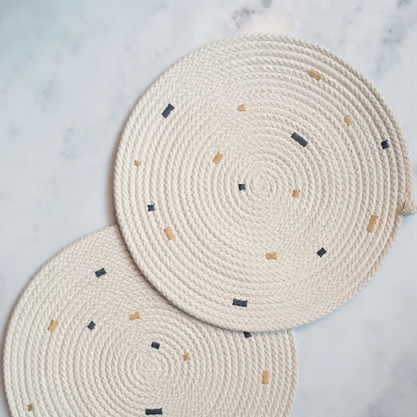 Handmade rope placemat with speckled 'dash' design - made to order in any colours of your choice