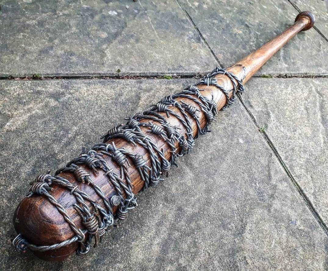 ルシール　LUCILLE ウォーキングデッド ニーガン バット 公式 Amazon.co.jp: ウォーキング・デッド ルシール・ニーガン ハード