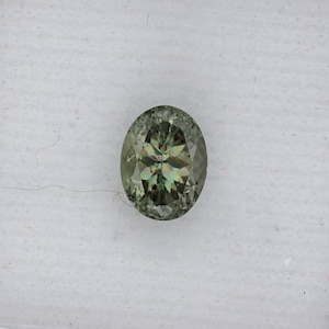 Green Oval Cut Sapphire, Single loose gemstone , 7.0X5.3X4.2 for jewelry making 1.21 cts. (FM2411) Inclusion visible in the middle