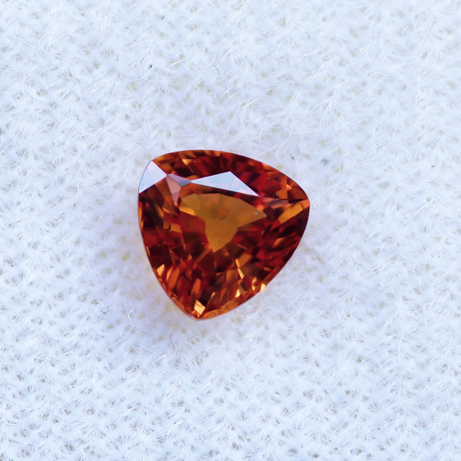 TOP TOP TOP !! SAPHIR ORANGE DE TANZANIE : 5.4 mm x 4.3 mm