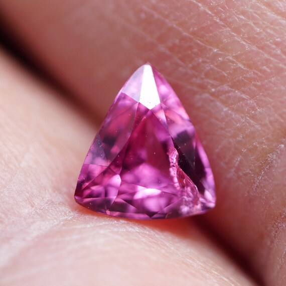 Pruple Red Spinel, Trillion Shape, Untreated Natural Loose
