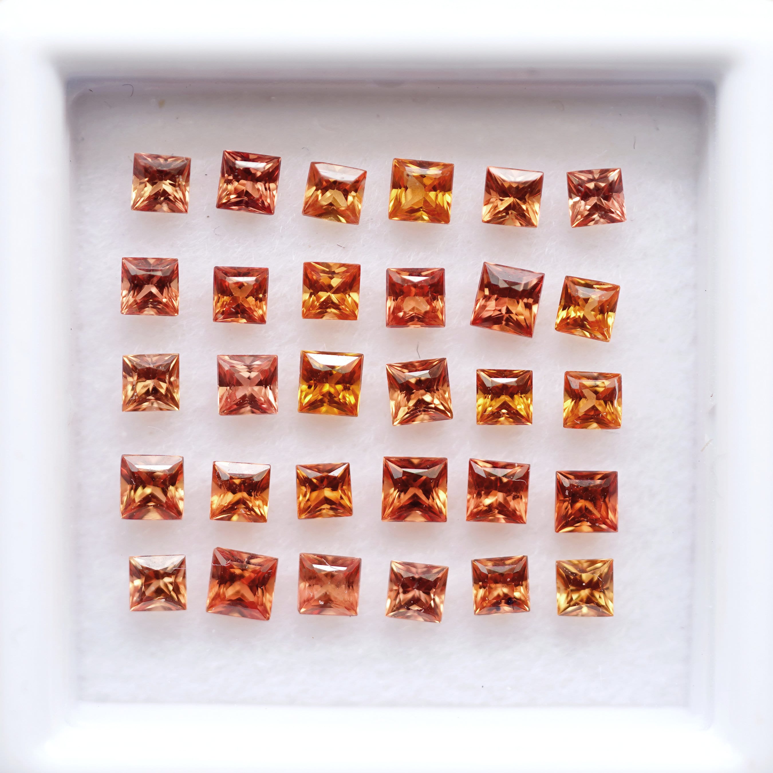 RARE !! SAPHIR ORANGE ROUGE DE TANZANIE : 4 mm x 3 mm ★★ p305.135t