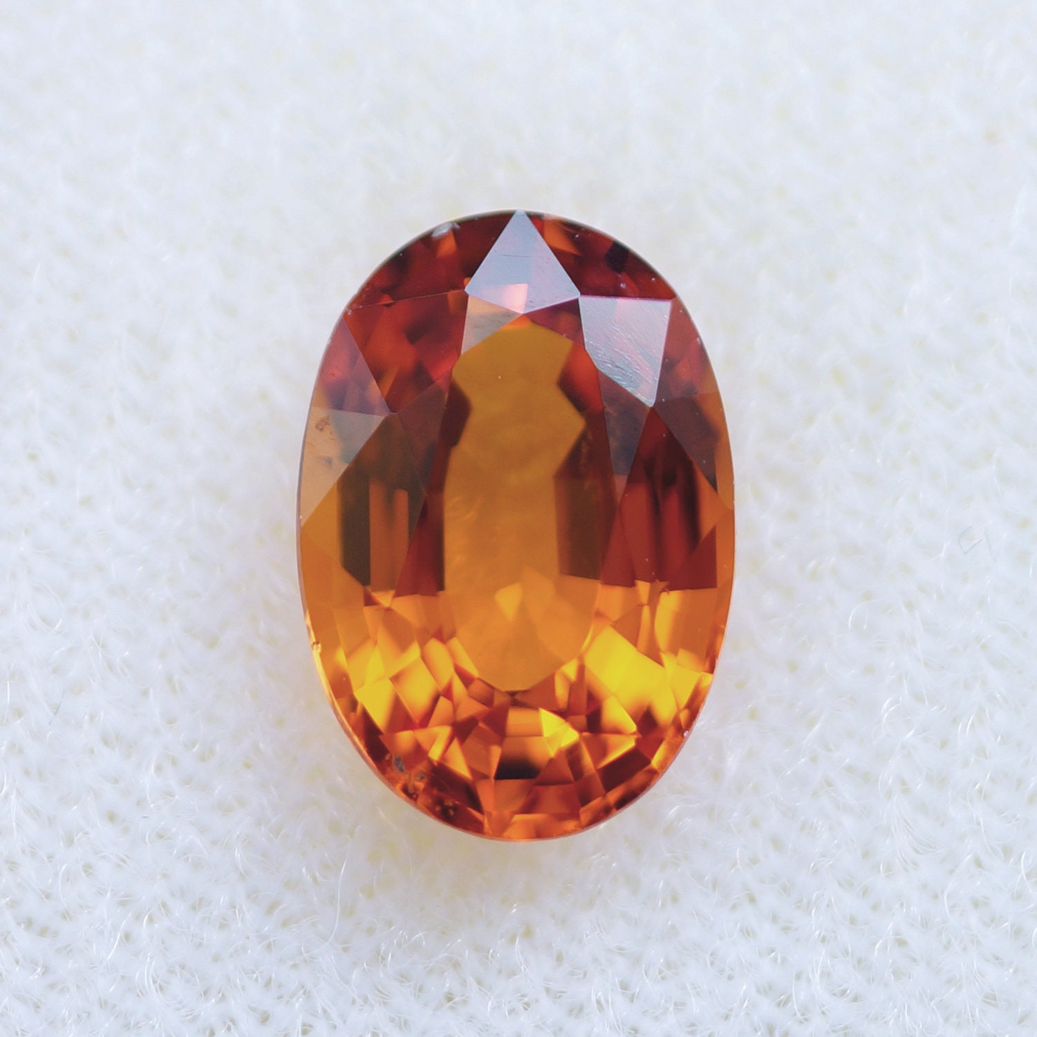 Saphir Orange Rare De Tanzanie - 3.8 X 2.8 Mm - Traité Béryllium - 0.24 Ct - Neuf