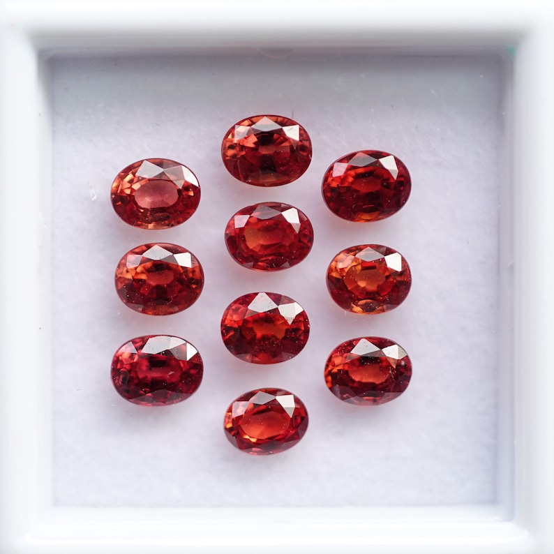 FM1111 A box of Mixed Oval Shape Orange Red Sapphires 10 pcs 4.5X3.5 mm sapphire loose gemstones from Tanzania 3.59 cts.