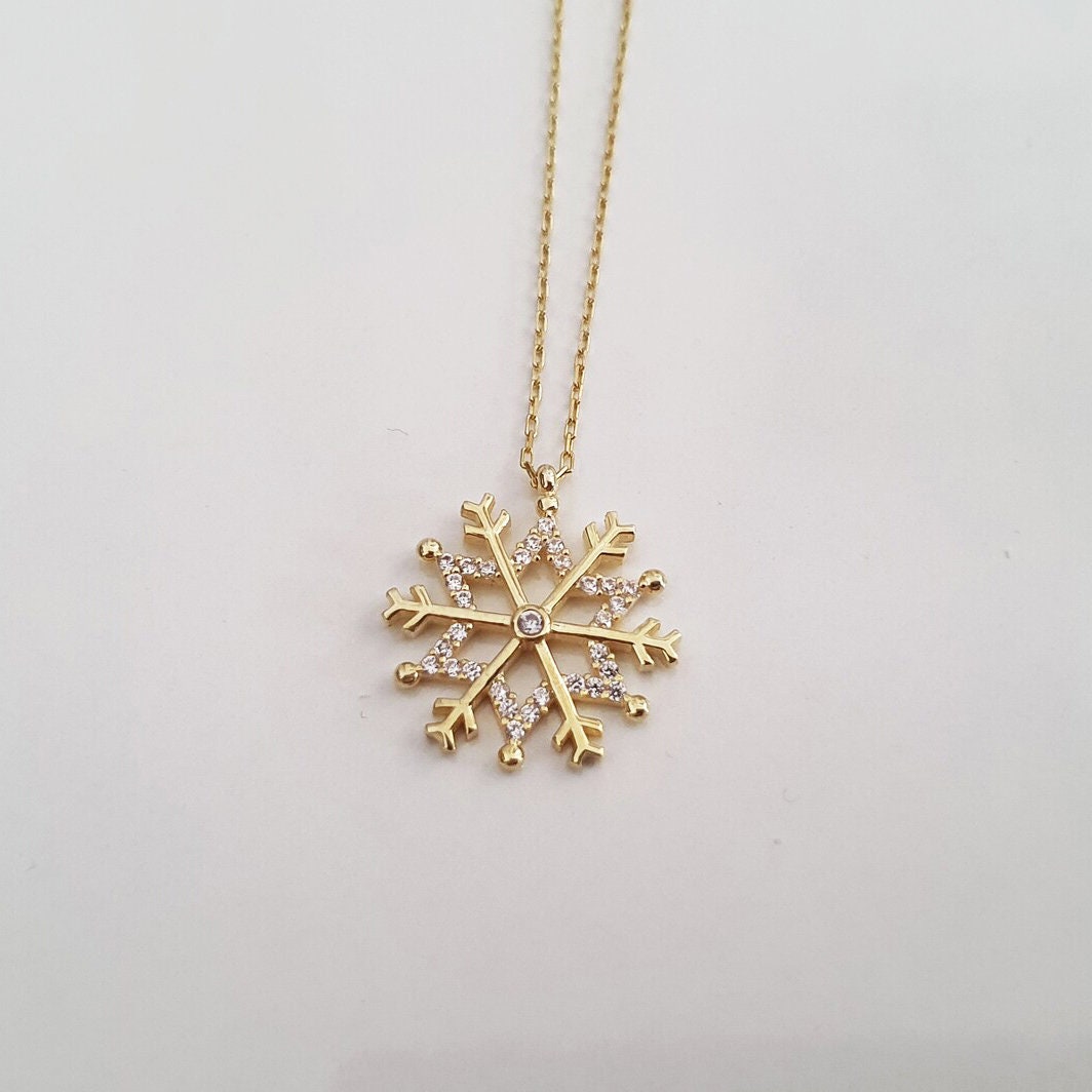 Real snowflake necklace deals