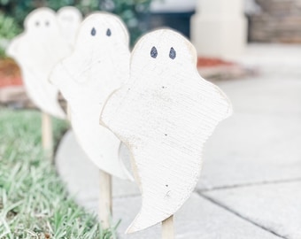 Ghost Yard Stakes,  Halloween Ghost, Wood Ghosts, Farmhouse Ghosts, Rustic Ghosts, Halloween Yard Decor, Ghost Yard Art,