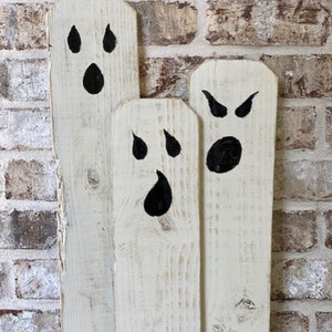 Rustic Farmhouse Ghosts, Halloween Ghosts, Ghosts, Front Porch Ghosts, Front Porch Decor