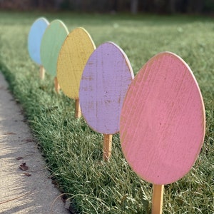 Set of 5 Easter Egg Yard Stakes, Farmhouse Easter, Yard Art, Easter yard decor, Teacher gift, outdoor easter decor, wood easter decor,