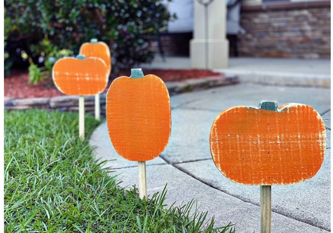 Pumpkin Yard Stakes: Fall Halloween Lawn Decor - Etsy