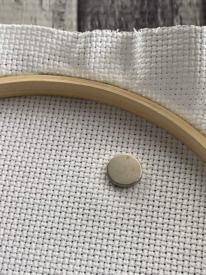 Needle Minder