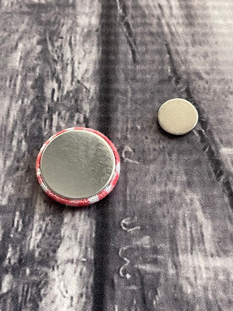 Needle Minder
