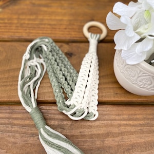 Mini Macrame plant hanger-