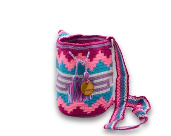 Mini Traditional Wayuu Mochila Bag | Woven Crossbody | Handmade | Boho | Pink zig zag