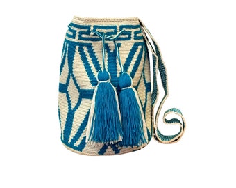 Wayuu mochila bag | Medium Traditional | Solid Strap | Beige and teal