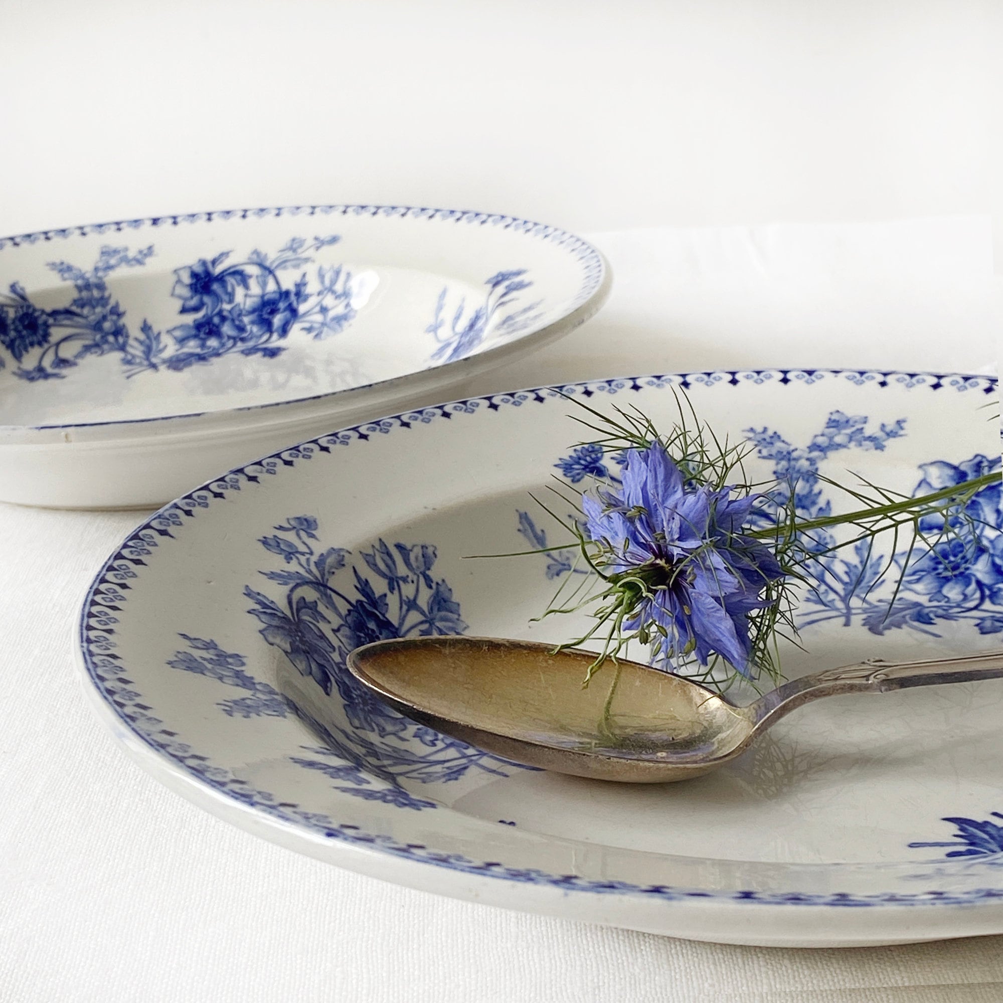 フランスアンティークプレート　 ローズ柄　3枚セット 赤と青 フランスアンティークプレート ローズ柄 3枚セット 赤と青 Provence