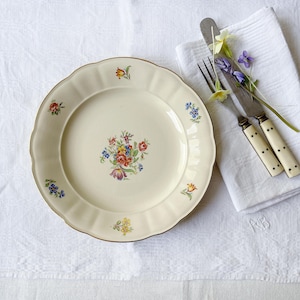 Vintage &quot;Riviera&quot; Rörstrand dinner Plate Ø24.0 cm | Swedish Tableware produced: 1939 - 1952 | Scandinavian Design, Retro Kitchen Decor.