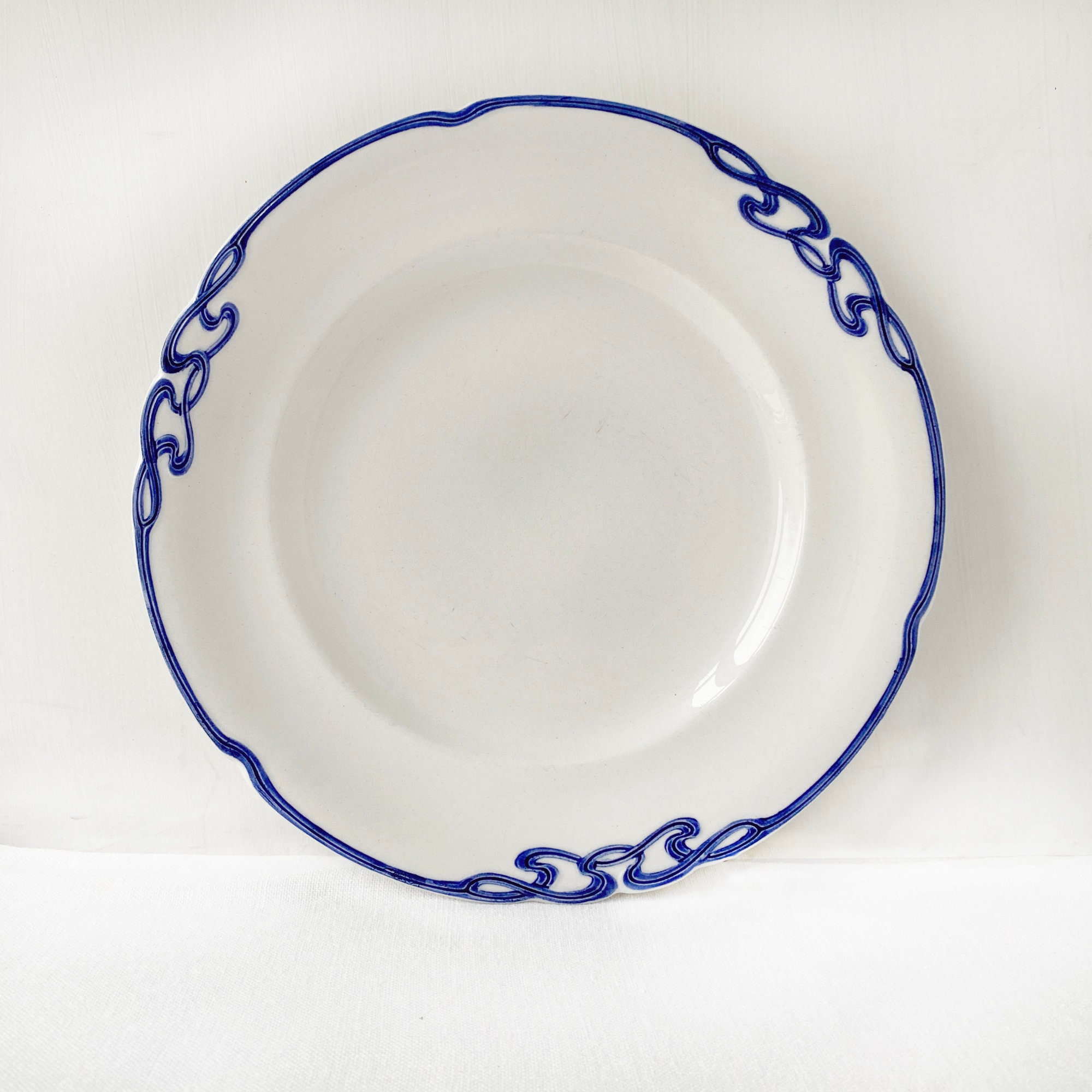 Assiette Décorative Signée OLGA - Motif Fleurs - Céramique Multicouleur - Occasion