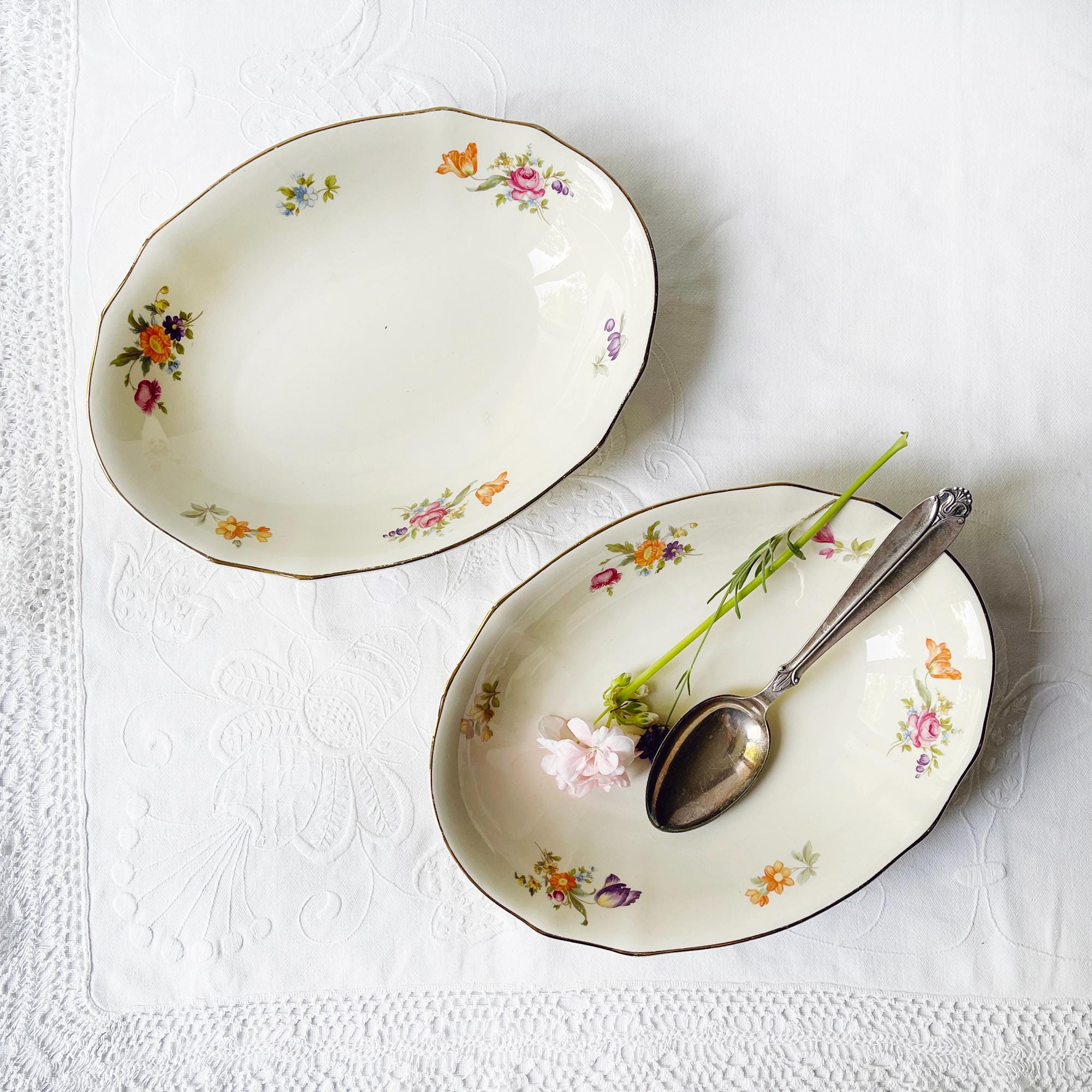 Arabia Finland Oval Bowl: Vintage Kesäkukka Floral Transferware