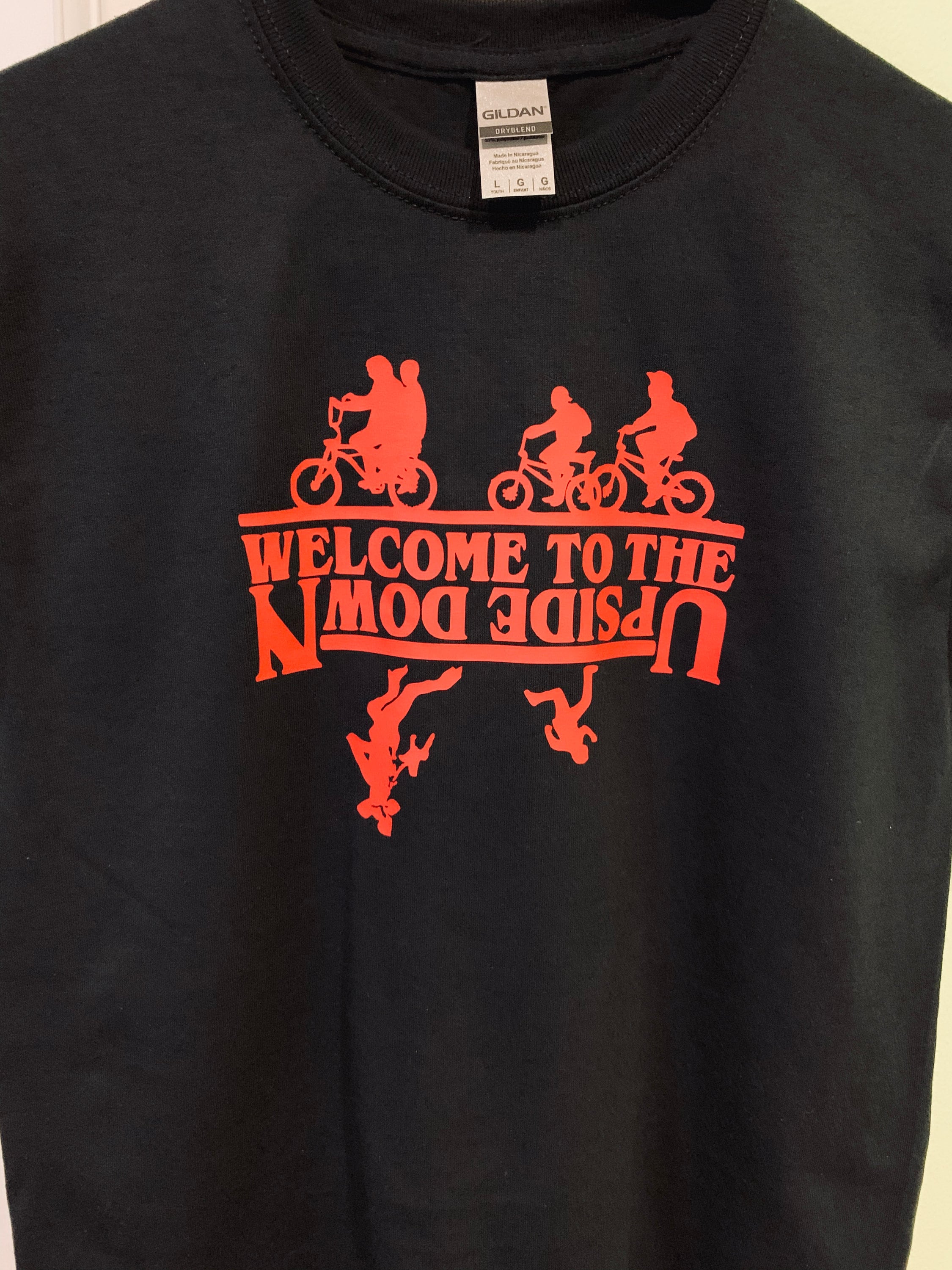 BEDWIN Stranger Things Tee 01 L Luminescent Stranger Things T