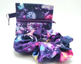 Scrunchie and Clip Wallet Set, Galaxy Print Mini Zipper Pouch for ID Cards Cash, Space Theme Gift