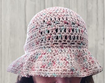 Crochet Bucket Hat Cotton Wavy Brim – Pink Variegated Floppy Sun Hat for Women, Summer Beach Hat, Lightweight Packable