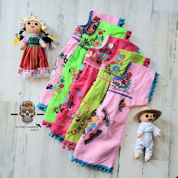 Robe mexicaine pour fille, Robe mexicaine brodée pour fille, Robe mexicaine, Robe brodée à la main pour fille, Robe Puebla pour fille