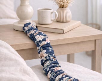 Funda de tela para cables USB y de lámpara: funda de tela suave con diseño floral, fácil de colocar.