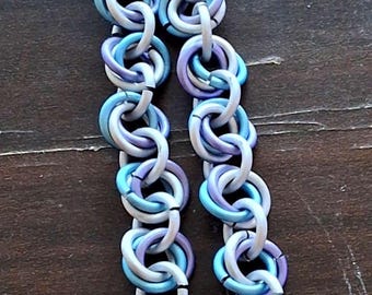 Pulsera de cota de malla con flores