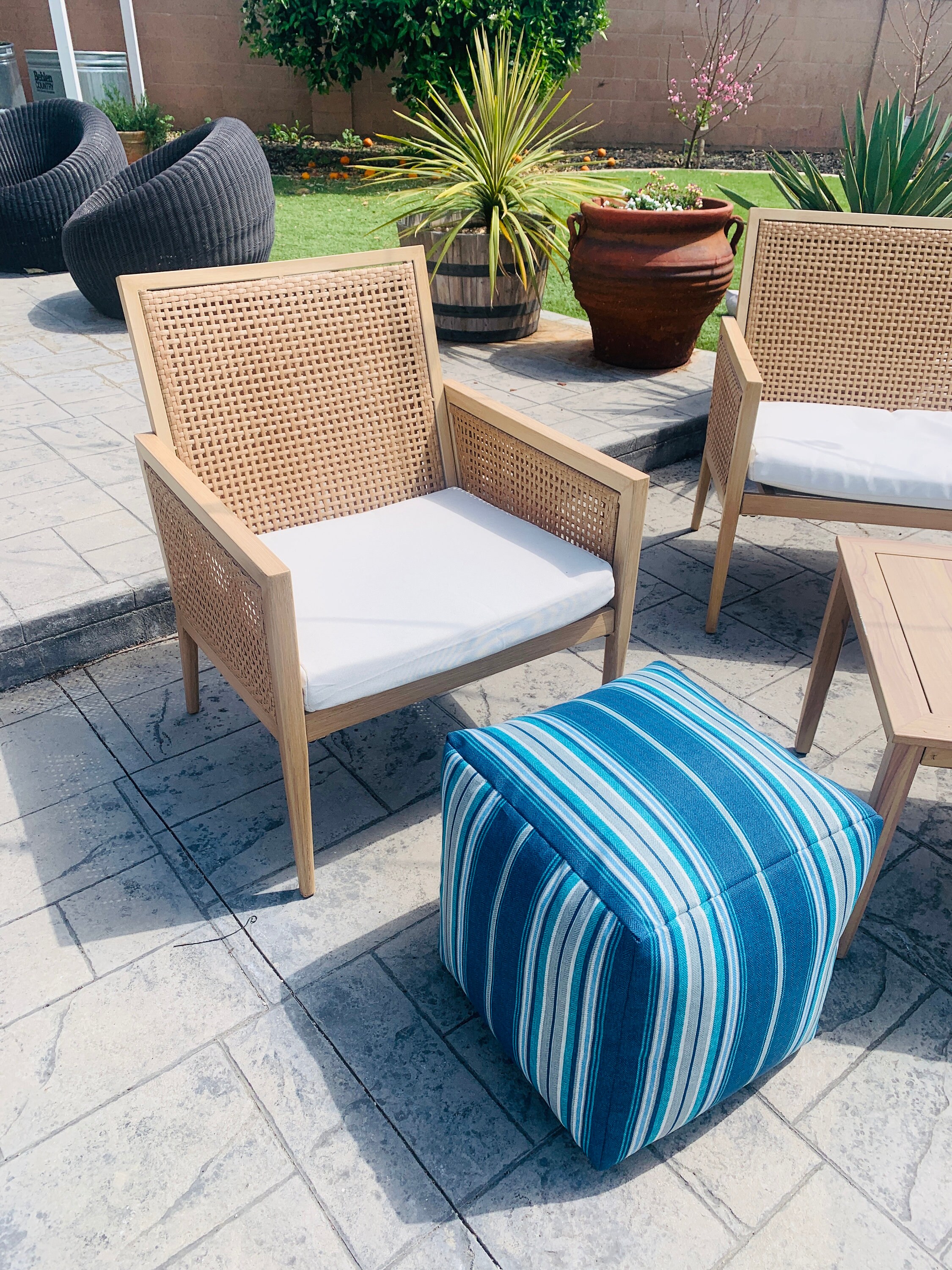 配送 【Cha-hanさま宛】プフ オットマン ストライプ Cha-hanさま宛