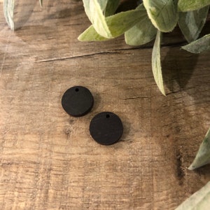 Distressed Black 1-Hole .55” Wooden Circle Connectors Findings Blanks (5 pair)