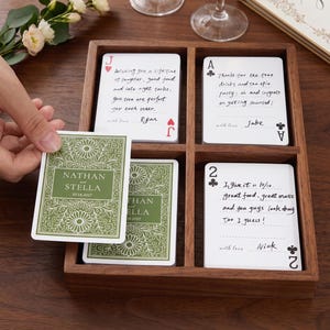 Livre d'or de mariage botanique personnalisé, alternative aux cartes à jouer, avec coffret en bois gravé.