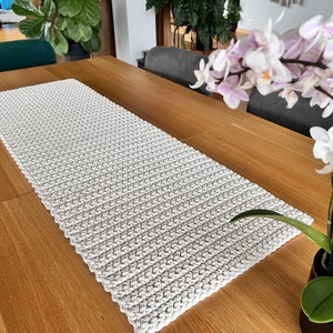Handmade crochet table runner, table decoration, choice of colors