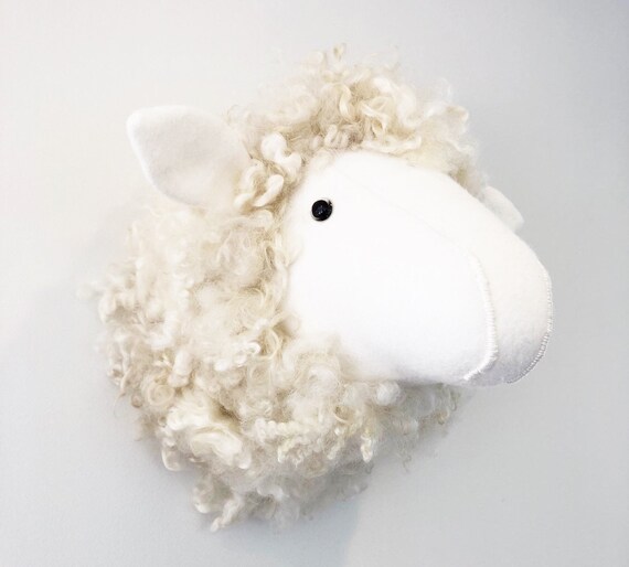 stuffed animal wall mount nursery