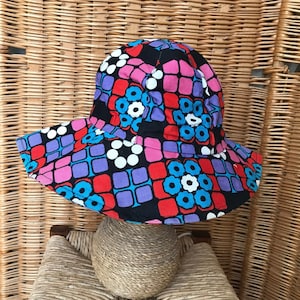 Sombrero de pescador vintage de los años 60 con estampado floral - Sombrero de sol de algodón elegante (53 cm)