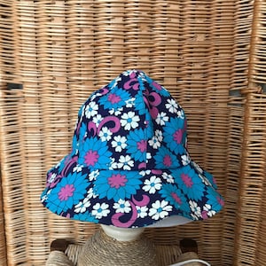 Sombrero de pescador vintage de los años 60 con estampado floral - Sombrero de sol de algodón elegante (53 cm)