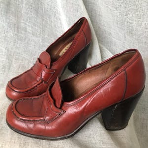 Sapatos mocassim plataforma de couro vintage: saltos Heaston dos anos 1960/70, EUA 7,5/8