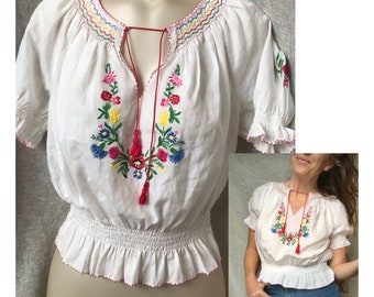 Vintage 60er Jahre, ungarisch, Blumenbluse, traditionelle Folklore Bluse, bauchfreie Länge, bestickt, Größe S