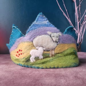 Waldorf verjaardagskroon vilt - lenteschaap