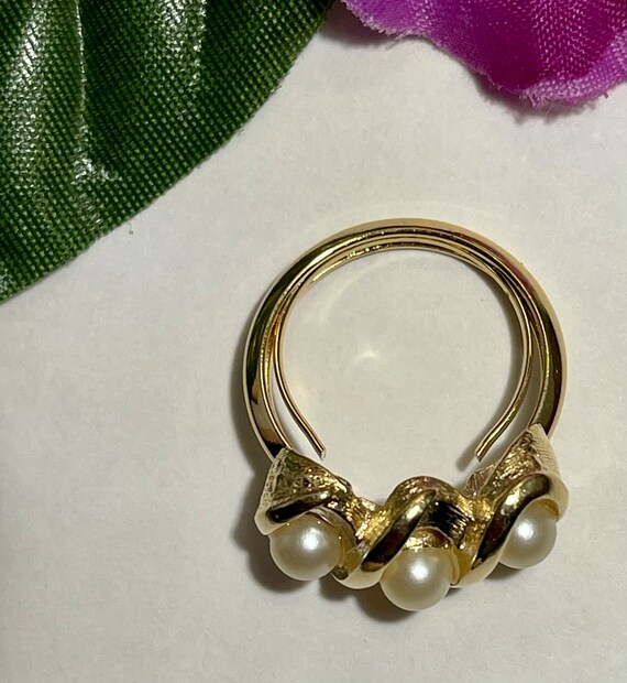 Vintage Avon Triple Twist Pearl Ring - image 3