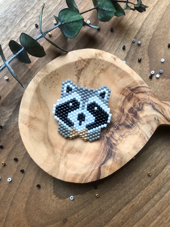 Brooch Raccoon / animal - gift jewel pearls