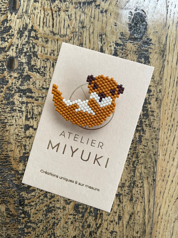 Otter brooch - pearl jewelry gift