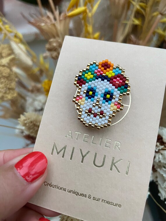 Mexican Skull Brooch in Pearls