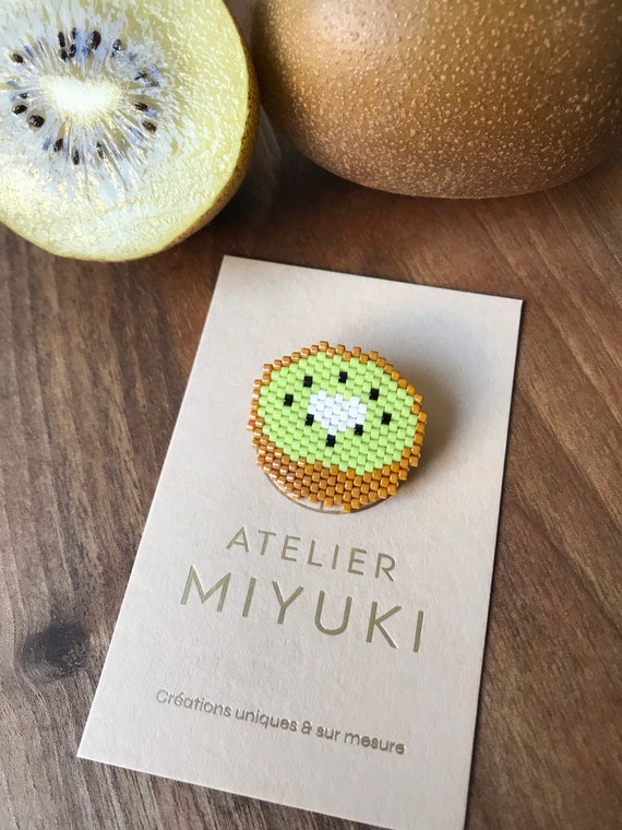 Kiwi brooch - pearl jewelry gift
